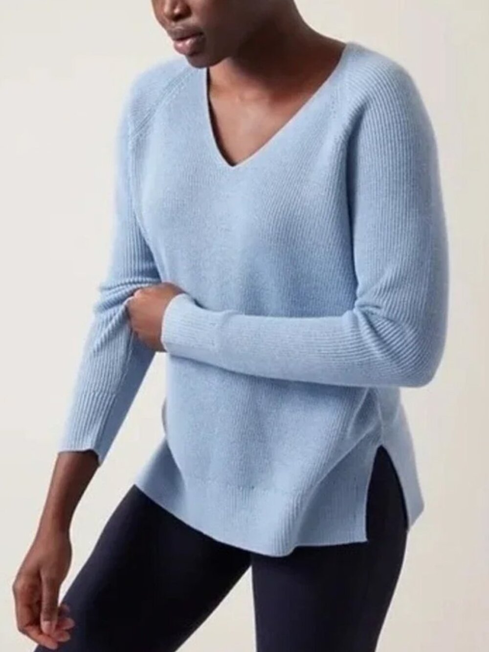 Athleta Hanover Refined V-Neck Sweater Size L Heron Blue Merino Wool Blend $109